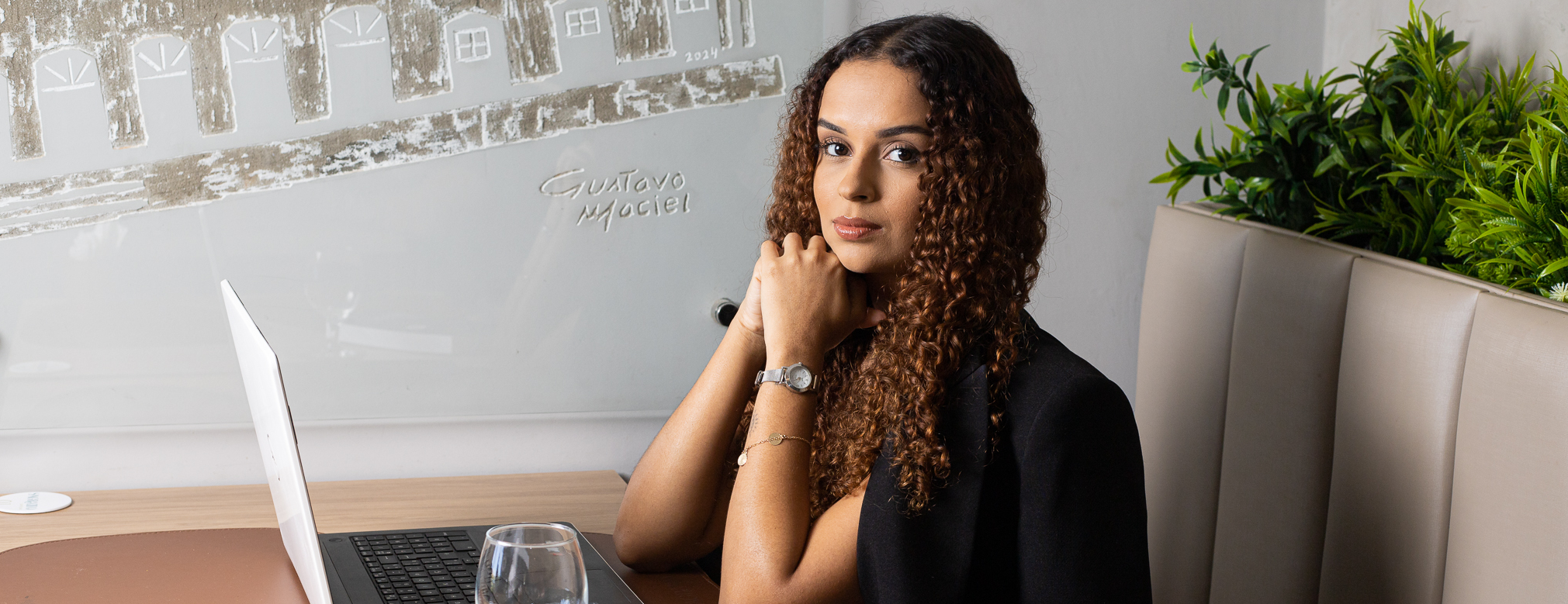 Background - Escritório de Advocacia